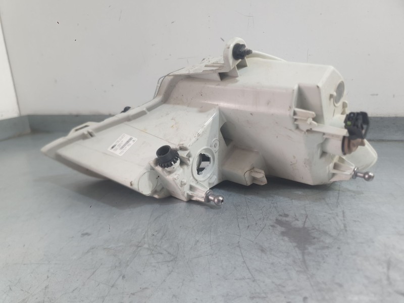 Recambio de faro antiniebla izquierdo para ford ecosport 1.0 ecoboost referencia OEM IAM 2235537  