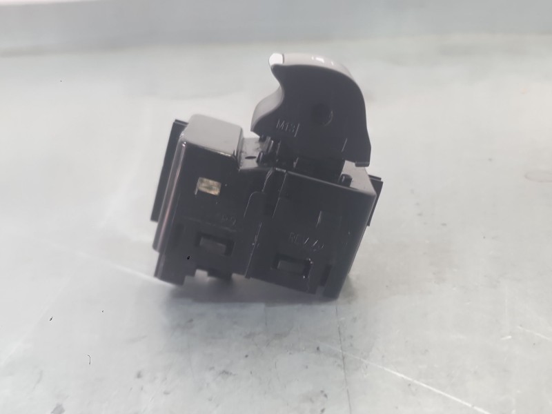 Recambio de mando elevalunas delantero derecho para ford ecosport 1.0 ecoboost referencia OEM IAM 1946782  