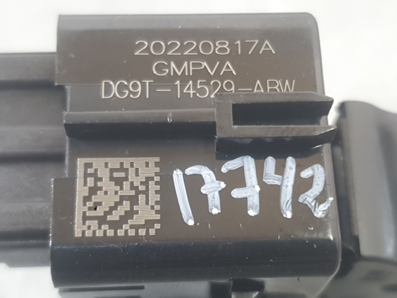 Recambio de mando elevalunas trasero derecho para ford ecosport 1.0 ecoboost referencia OEM IAM 2092818  