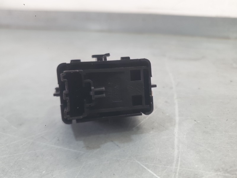 Recambio de mando elevalunas trasero izquierdo para ford ecosport 1.0 ecoboost referencia OEM IAM 2092818  