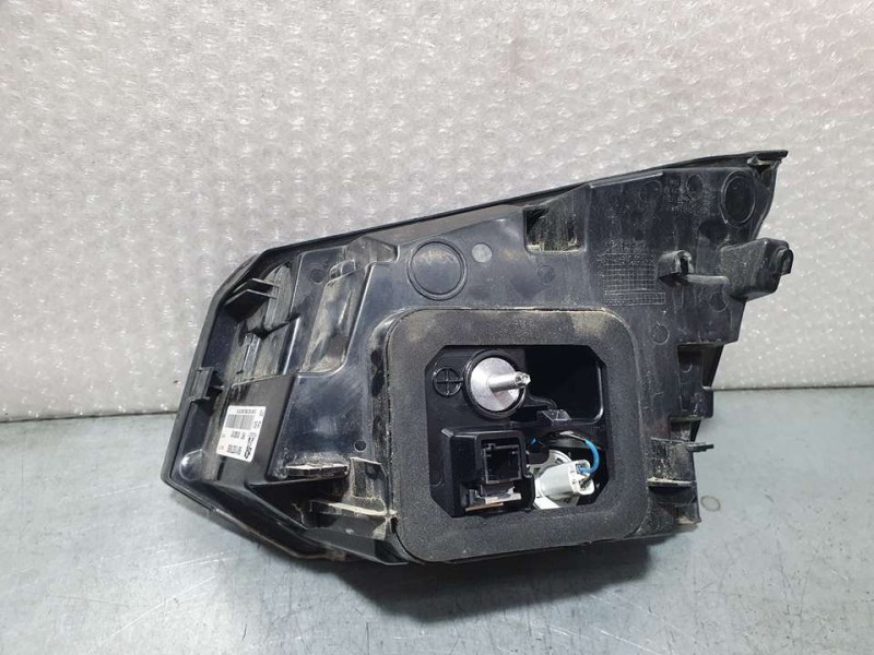 Recambio de piloto trasero izquierdo para peugeot 5008 gt line referencia OEM IAM 9811027880 81580101 LED/INTERIOR