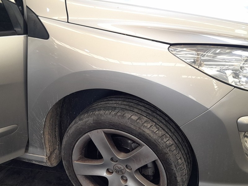Recambio de aleta delantera derecha para peugeot 308 i (4a_, 4c_) 1.6 16v referencia OEM IAM 7841Y1  