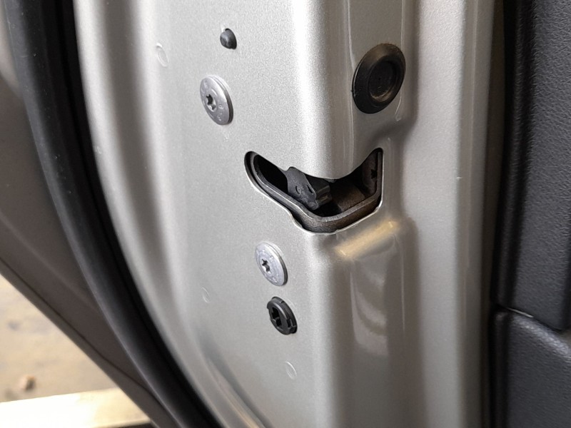 Recambio de cerradura puerta trasera izquierda para peugeot 308 i (4a_, 4c_) 1.6 16v referencia OEM IAM 9800617580  