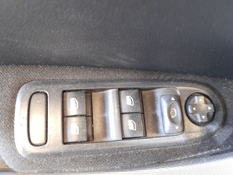 Recambio de mando elevalunas delantero izquierdo para peugeot 308 i (4a_, 4c_) 1.6 16v referencia OEM IAM 649028  