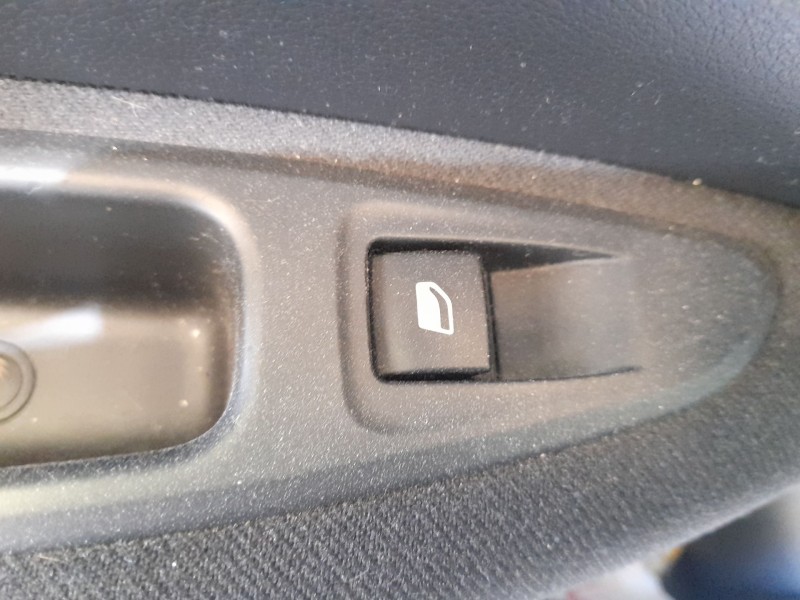 Recambio de mando elevalunas trasero izquierdo para peugeot 308 i (4a_, 4c_) 1.6 16v referencia OEM IAM 649031  
