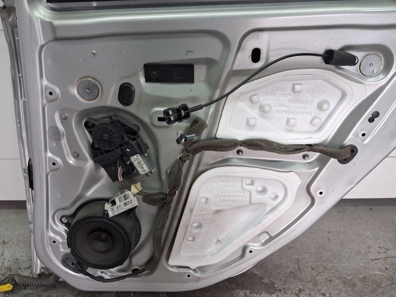 Recambio de elevalunas trasero derecho para renault scénic iii (jz0/1_) 1.5 dci referencia OEM IAM 827208148R 6 PINS ELECTRICO