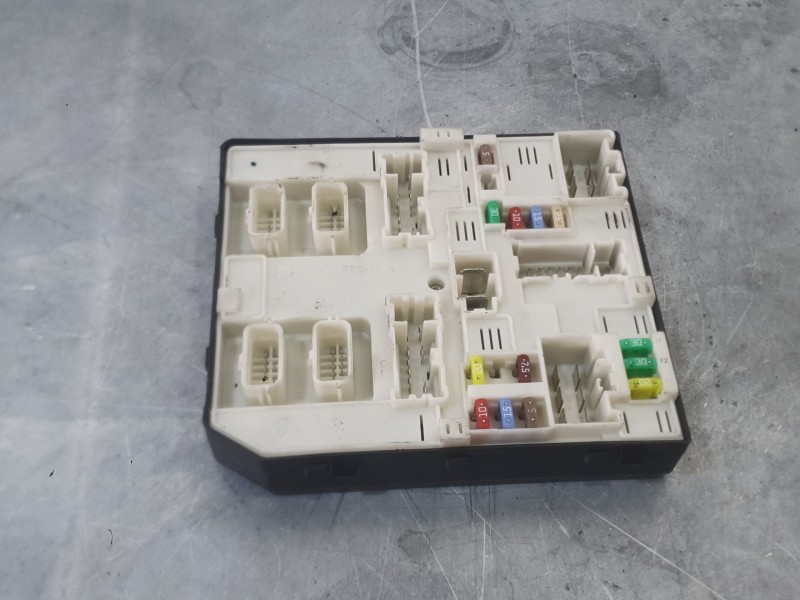 Recambio de caja reles / fusibles para renault scénic iii (jz0/1_) 1.5 dci referencia OEM IAM 243510001R  