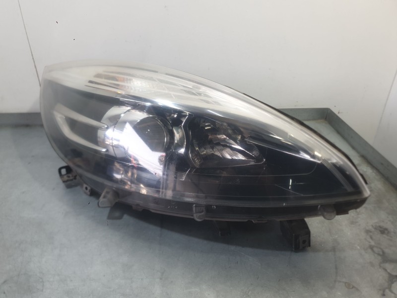 Recambio de faro derecho para renault scénic iii (jz0/1_) 1.5 dci referencia OEM IAM 260108250R  