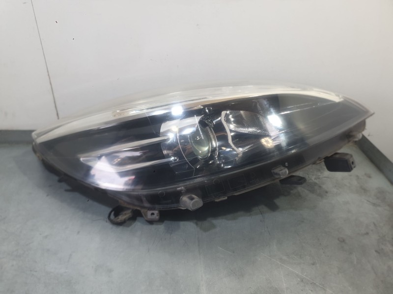 Recambio de faro derecho para renault scénic iii (jz0/1_) 1.5 dci referencia OEM IAM 260108250R  