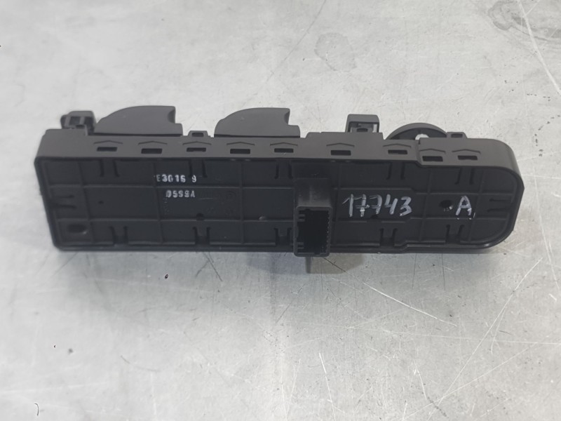 Recambio de mando elevalunas delantero izquierdo para renault scénic iii (jz0/1_) 1.5 dci referencia OEM IAM 809610017R  