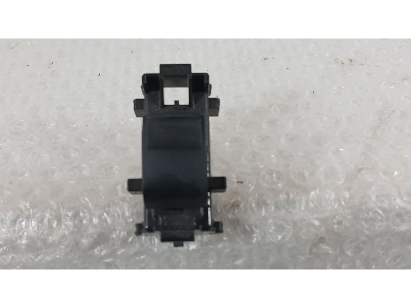 Recambio de mando elevalunas trasero izquierdo para toyota yaris (_p13_) 1.5 (nsp131_) referencia OEM IAM 848100D030  