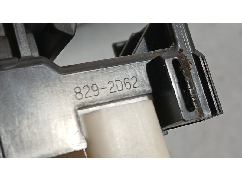 Recambio de mando elevalunas trasero izquierdo para toyota yaris (_p13_) 1.5 (nsp131_) referencia OEM IAM 848100D030  