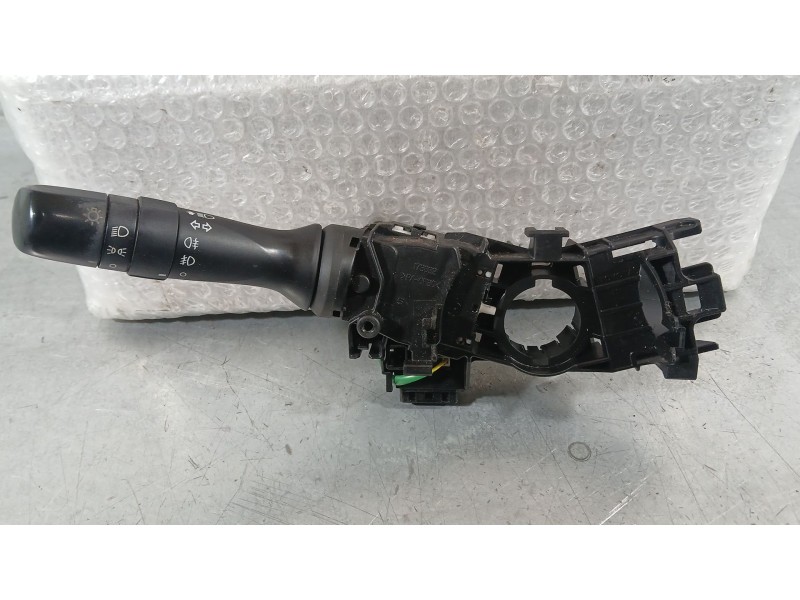 Recambio de mando luces para toyota yaris (_p13_) 1.5 (nsp131_) referencia OEM IAM 8415202080  