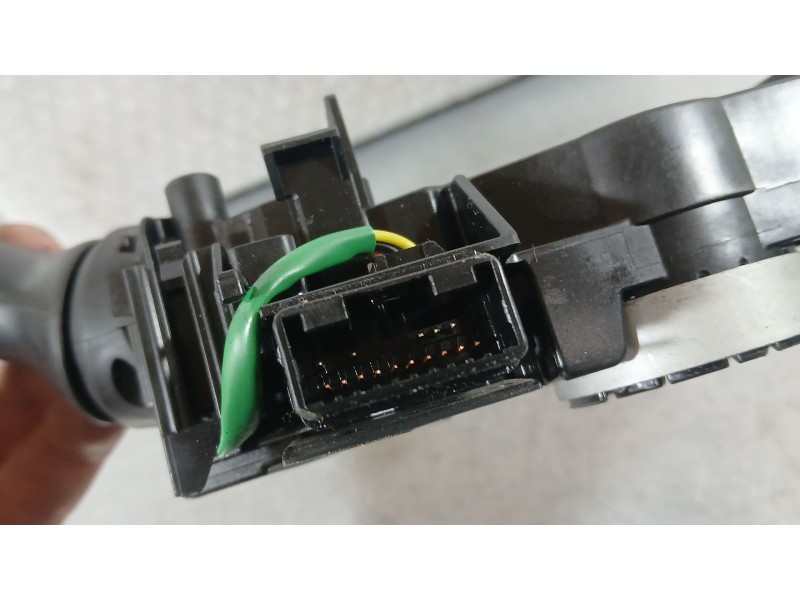 Recambio de mando luces para toyota yaris (_p13_) 1.5 (nsp131_) referencia OEM IAM 8415202080  