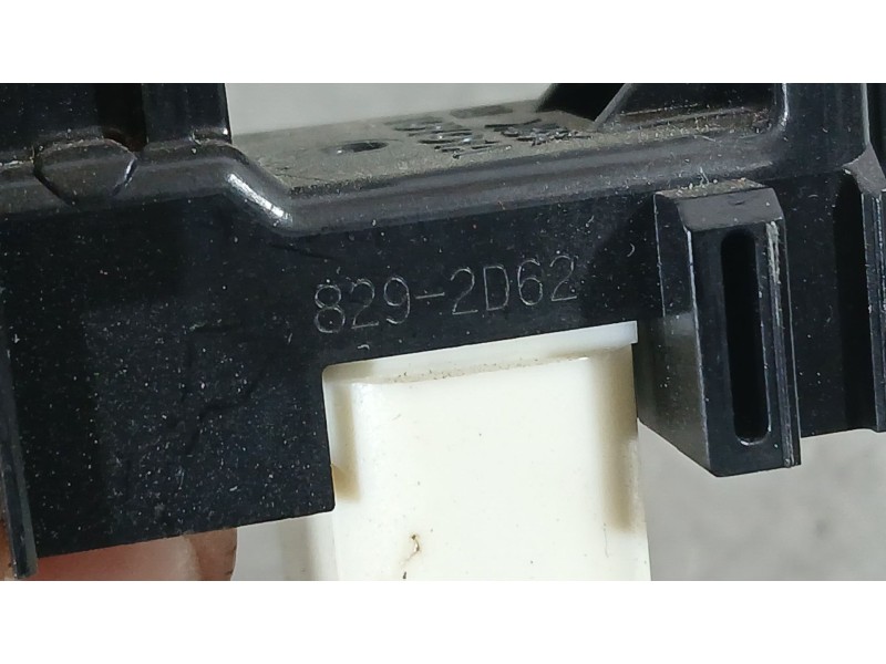 Recambio de mando elevalunas trasero derecho para toyota yaris (_p13_) 1.5 (nsp131_) referencia OEM IAM 848100D030  