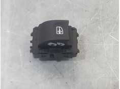 MANDO ELEVALUNAS DELANTERO DERECHO 809600018R 