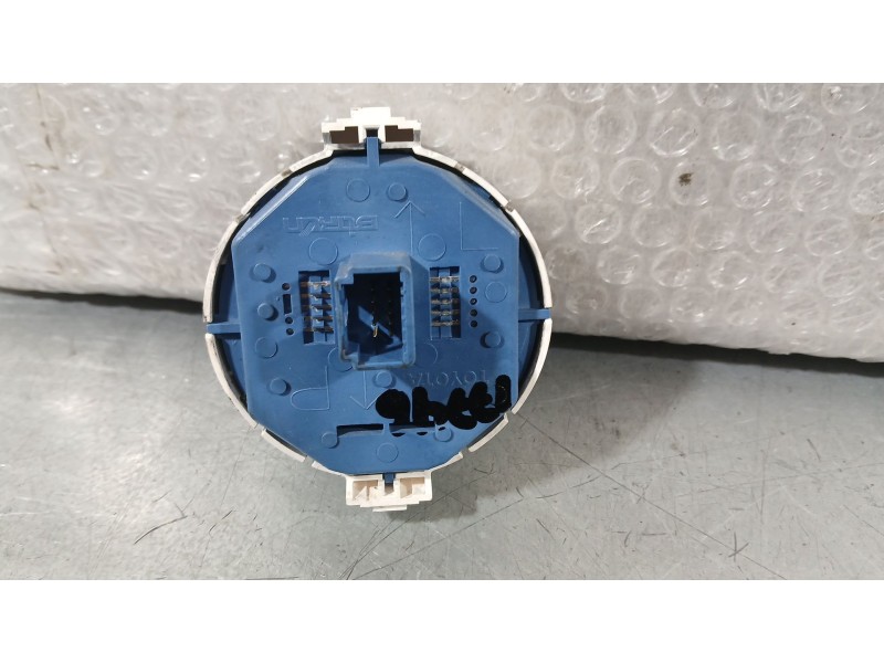 Recambio de mando multifuncion para toyota yaris (_p13_) 1.5 (nsp131_) referencia OEM IAM   