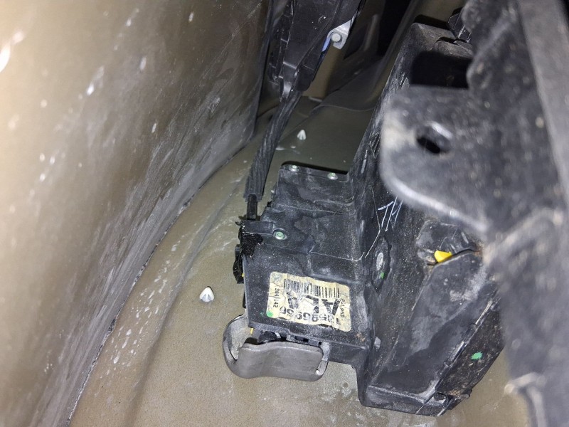Recambio de cerradura puerta trasera derecha para opel astra k (b16) 1.4 turbo (68) referencia OEM IAM 13533667  