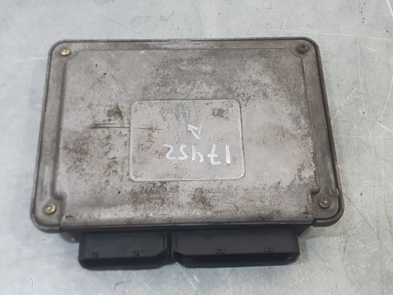 Recambio de centralita motor uce para seat ibiza iii (6l1) 1.4 16v referencia OEM IAM   