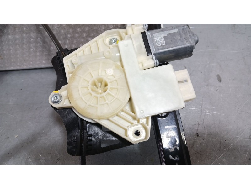 Recambio de elevalunas delantero izquierdo para skoda fabia iii (nj3) 1.4 tdi referencia OEM IAM 6V0837461C 6V0837039 