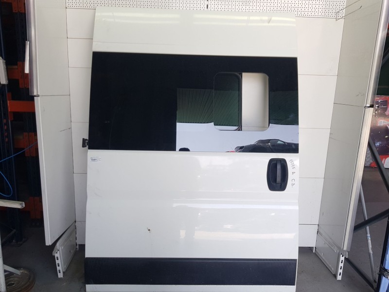 Recambio de puerta lateral corredera derecha para peugeot boxer autobús 2.0 bluehdi 130 referencia OEM IAM 1612404980  