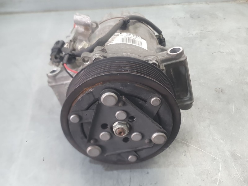Recambio de compresor aire acondicionado para renault clio v (b7_) tce 90 (b7mt) referencia OEM IAM 926008955R  