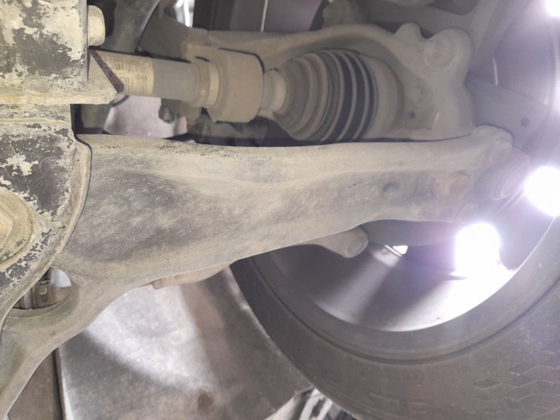 Recambio de brazo suspension inferior delantero izquierdo para renault talisman (lp_) 1.6 dci 160 referencia OEM IAM 545051645R 
