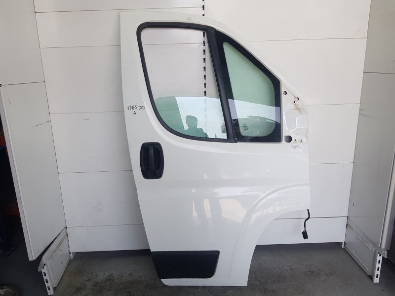 Recambio de puerta delantera derecha para peugeot boxer autobús 2.0 bluehdi 130 referencia OEM IAM 1682477280  