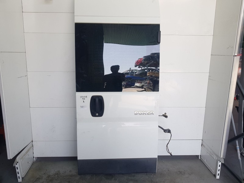 Recambio de puerta trasera derecha carga para peugeot boxer autobús 2.0 bluehdi 130 referencia OEM IAM 1680725480  