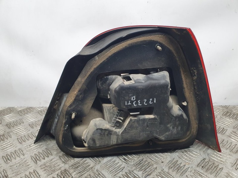 Recambio de piloto trasero izquierdo para mg serie 200 (rf) 216 si (5-ptas.) referencia OEM IAM SIN REF  