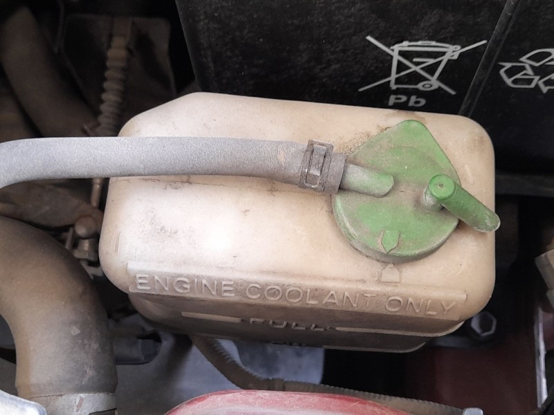 Recambio de deposito expansion para nissan pixo (ua0) 1.0 referencia OEM IAM 217104A00B  