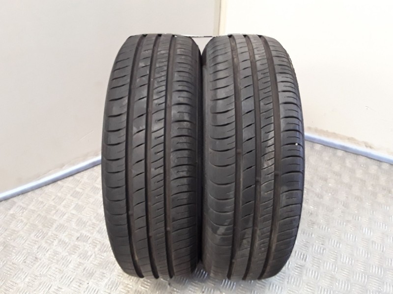 Recambio de neumatico pareja para neumaticos reutilizados - referencia OEM IAM 185651588H KUMHO 185/65/15/88H