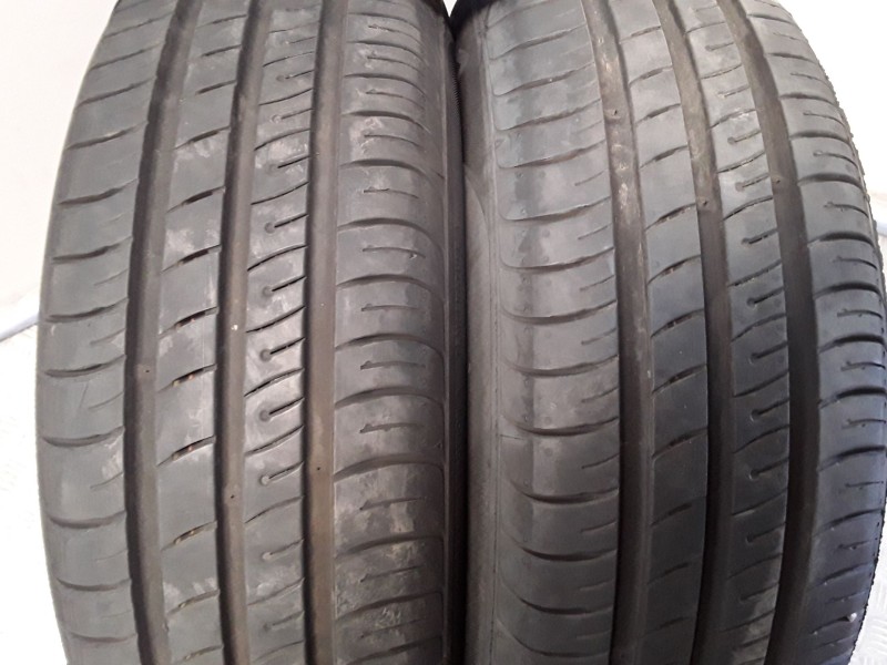 Recambio de neumatico pareja para neumaticos reutilizados - referencia OEM IAM 185651588H KUMHO 185/65/15/88H