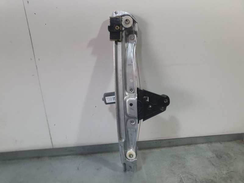 Recambio de elevalunas trasero derecho para dacia sandero iii 1.0 tce 100 eco-g referencia OEM IAM 827201979R  
