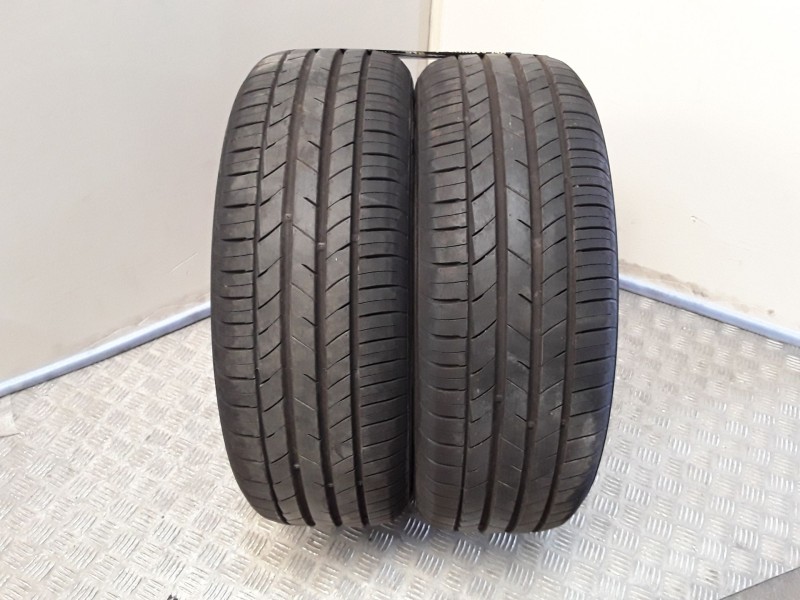 Recambio de neumatico pareja para neumaticos reutilizados - referencia OEM IAM 205551795V KUMHO 205/55/17/95V