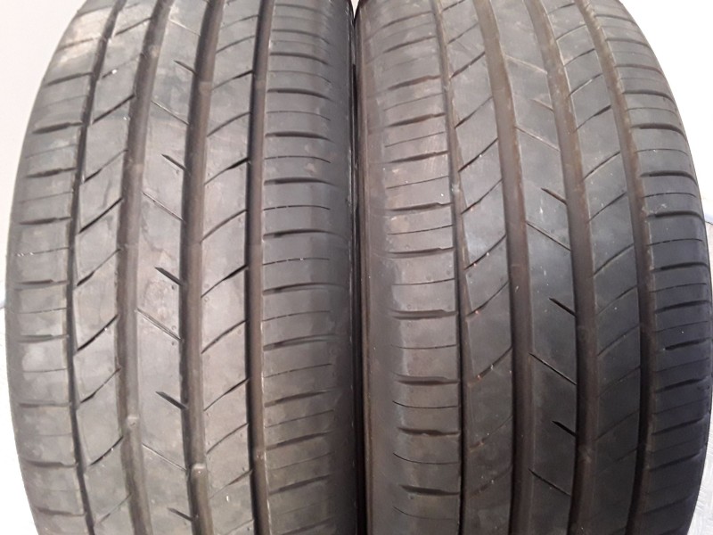 Recambio de neumatico pareja para neumaticos reutilizados - referencia OEM IAM 205551795V KUMHO 205/55/17/95V