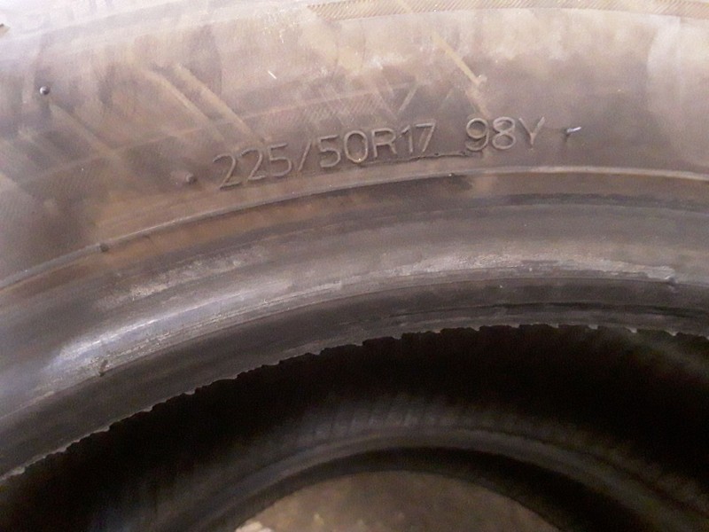 Recambio de neumatico pareja para neumaticos reutilizados - referencia OEM IAM 225501798Y HANKOOK 225/50/17/98Y