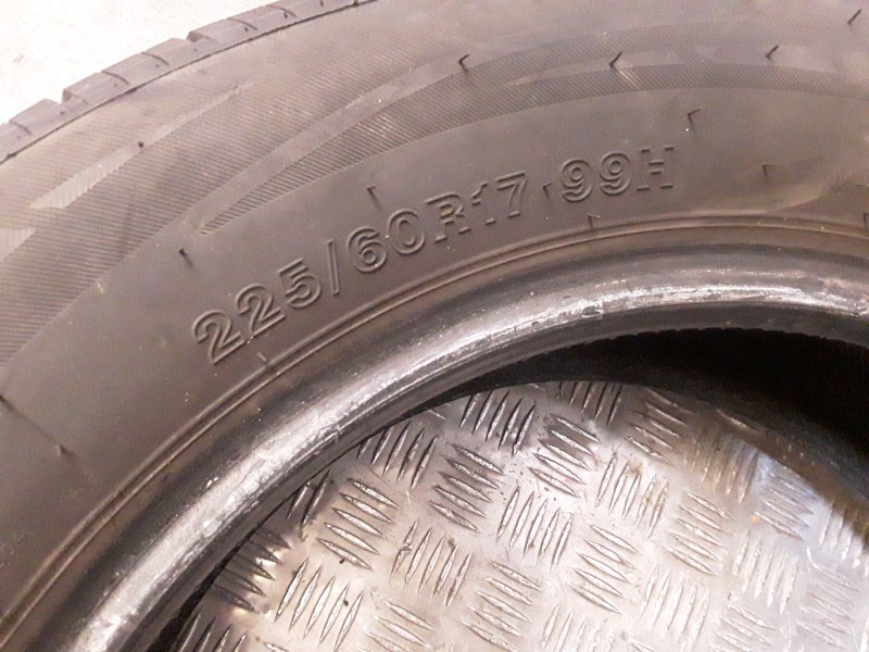 Recambio de neumatico pareja para neumaticos reutilizados - referencia OEM IAM 225601799H ZMAX 225/60/17/99H