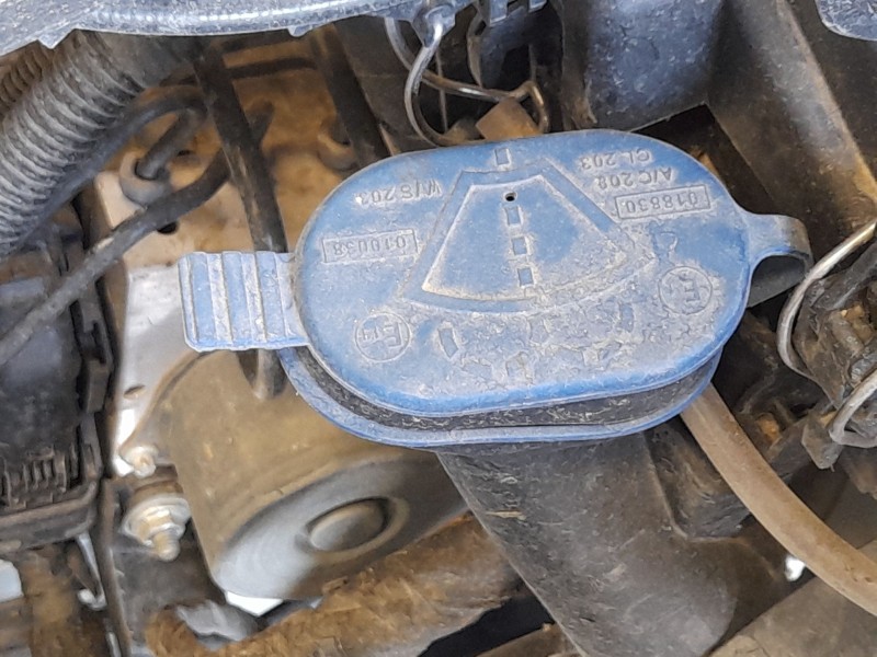 Recambio de deposito limpia para mercedes-benz cla coupé (c117) cla 220 cdi / d (117.303) referencia OEM IAM A1332000185 A246869
