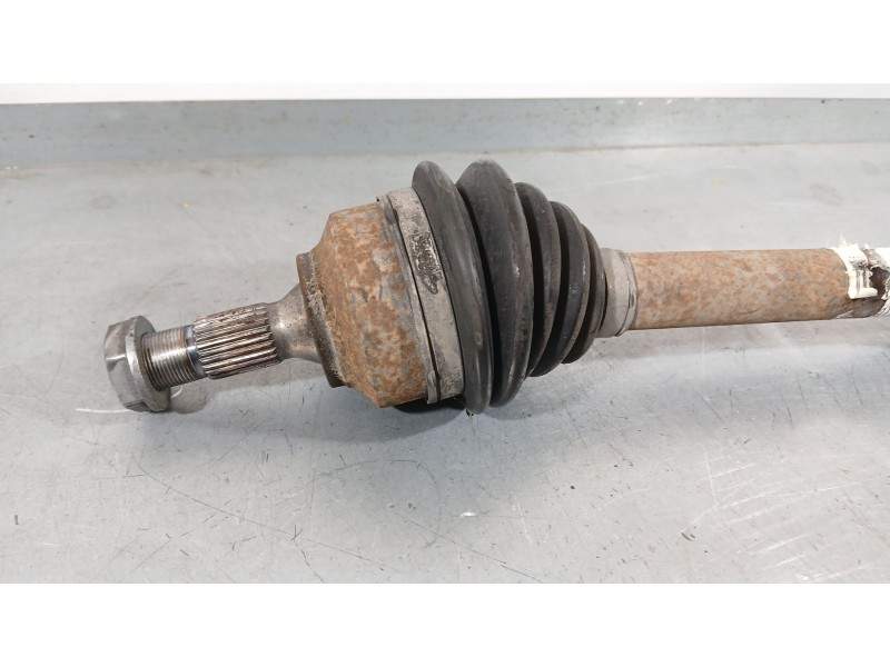 Recambio de transmision delantera izquierda para peugeot 5008 (0u_, 0e_) 1.6 hdi referencia OEM IAM 3272PZ  