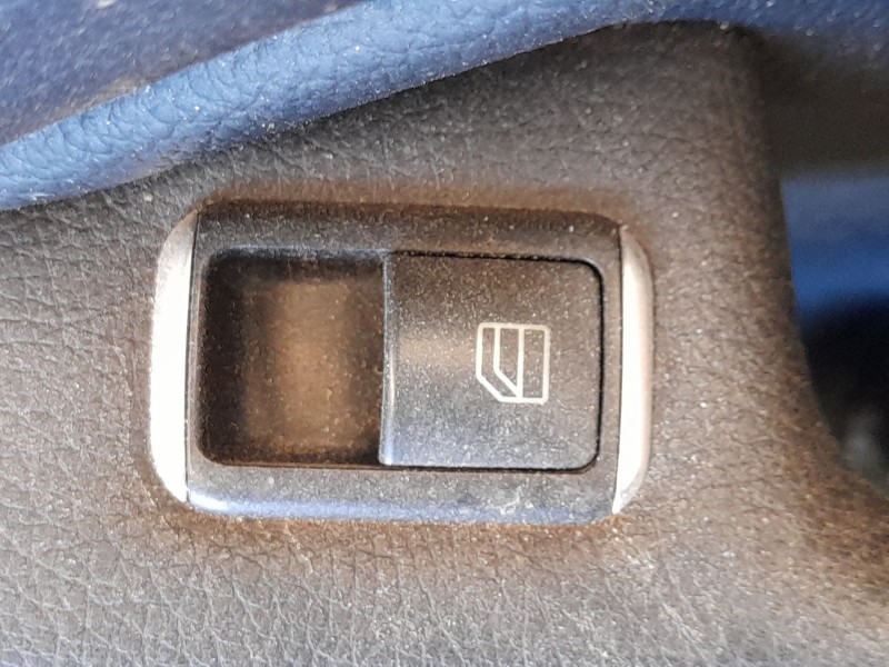 Recambio de mando elevalunas delantero derecho para mercedes-benz cla coupé (c117) cla 220 cdi / d (117.303) referencia OEM IAM 