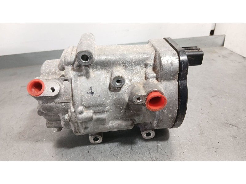 Recambio de compresor aire acondicionado para toyota corolla (e21) hybrid active referencia OEM IAM 8837047092  