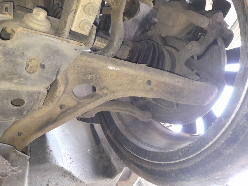 Recambio de brazo suspension inferior delantero izquierdo para mercedes-benz cla coupé (c117) cla 220 cdi / d (117.303) referenc
