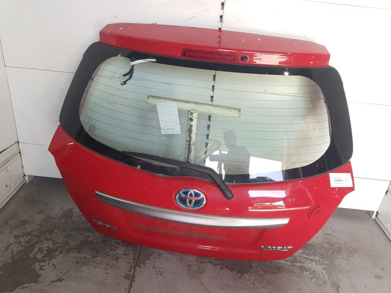Recambio de porton trasero para toyota yaris (_p13_) 1.5 (nsp131_) referencia OEM IAM 670050D540  