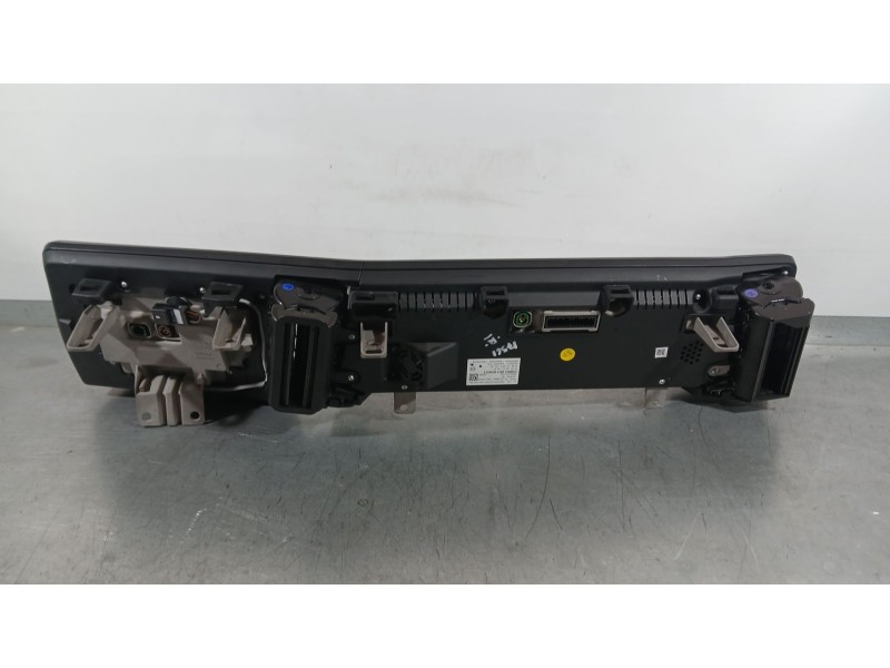 Recambio de cuadro instrumentos para renault megane e-tech suv ev60 referencia OEM IAM 680504426R  