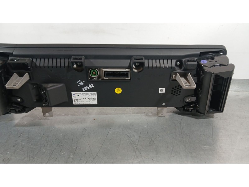 Recambio de cuadro instrumentos para renault megane e-tech suv ev60 referencia OEM IAM 680504426R  