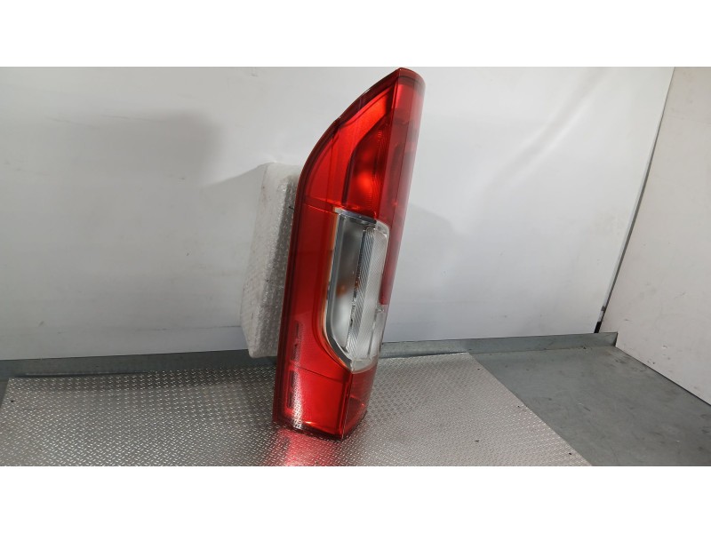 Recambio de piloto trasero izquierdo para peugeot boxer autobús 2.0 bluehdi 130 referencia OEM IAM 1612401580  