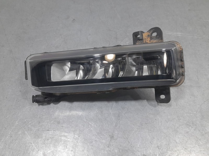 Recambio de faro antiniebla izquierdo para bmw 1 (f40) 118 d referencia OEM IAM 63178089979LH DIURNO 