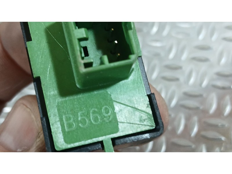 Recambio de mando elevalunas delantero derecho para peugeot boxer autobús 2.0 bluehdi 130 referencia OEM IAM 1608705780  