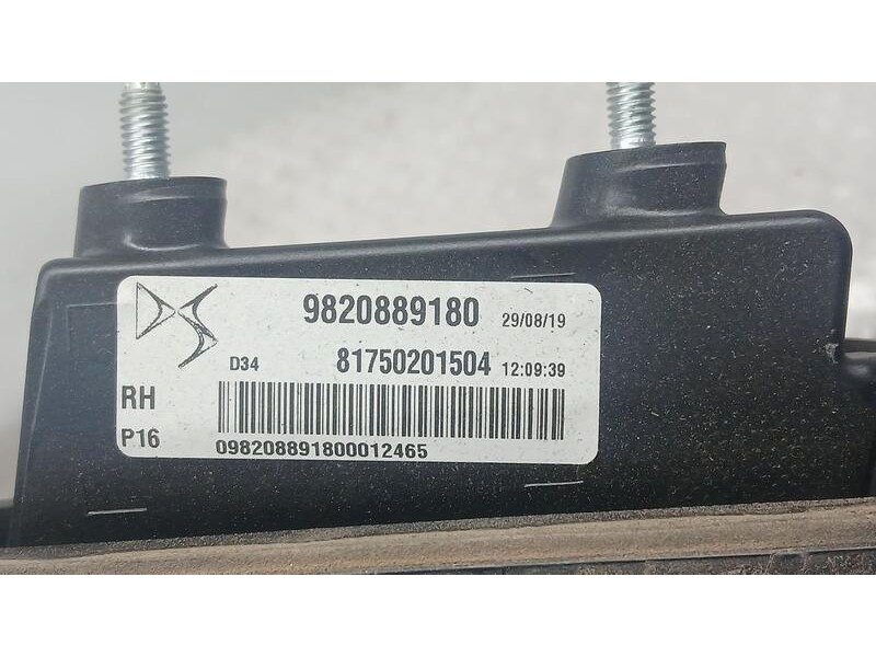 Recambio de piloto trasero derecho interior para ds 3 style referencia OEM IAM 9820889180  